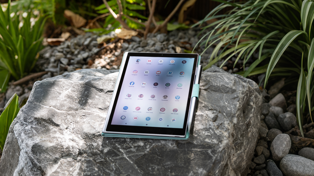 反射（グレア）よさらば：直射日光下で「本当に使える」唯一のタブレット